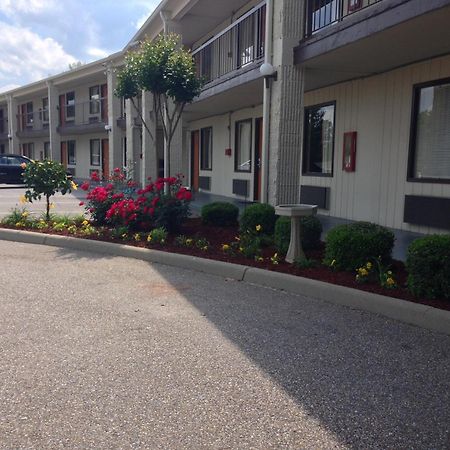 Baymont By Wyndham Troy Hotel Exterior photo
