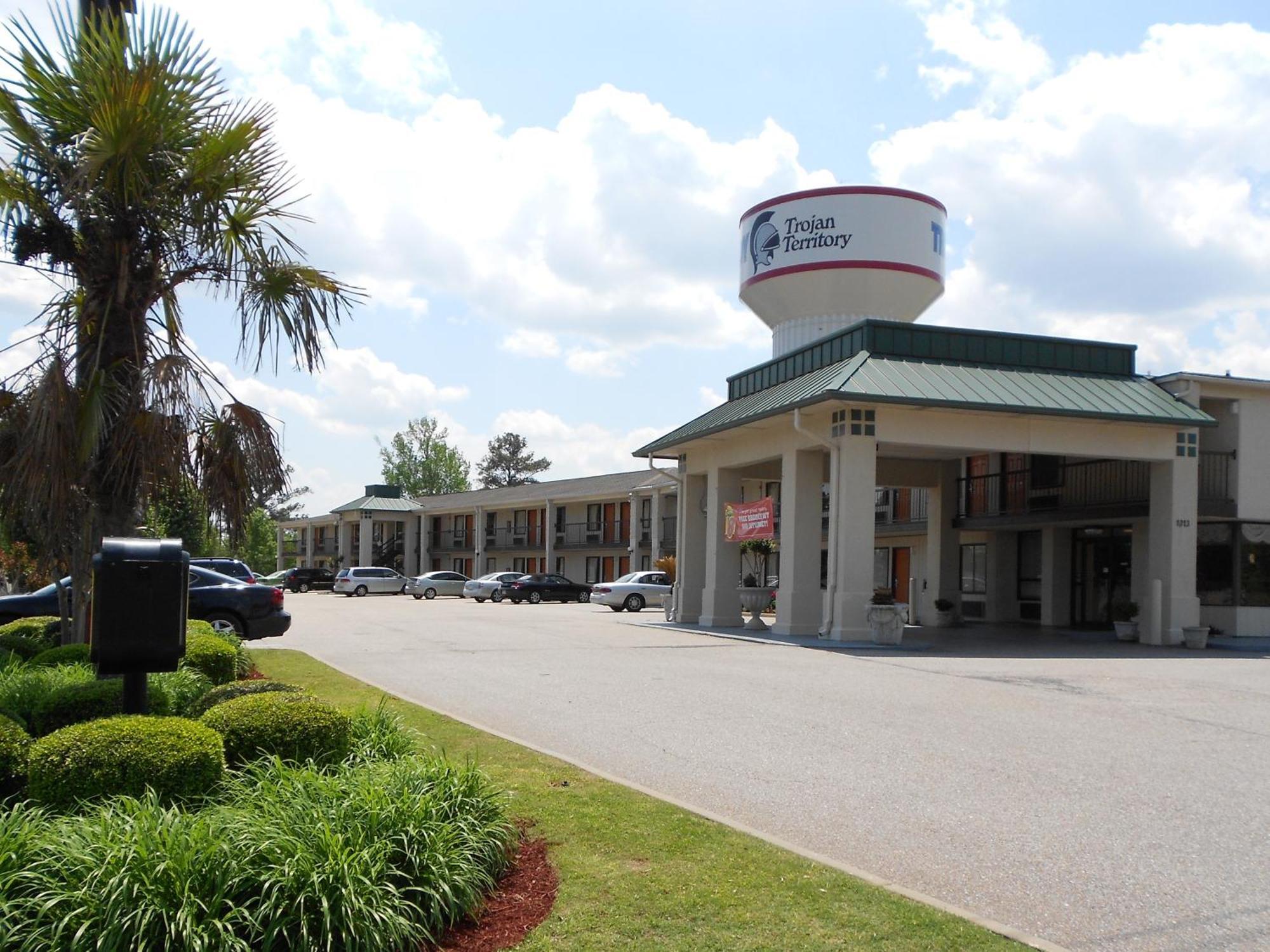 Baymont By Wyndham Troy Hotel Exterior photo